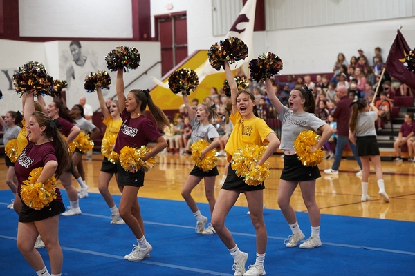 Madison Academy Cheerleaders